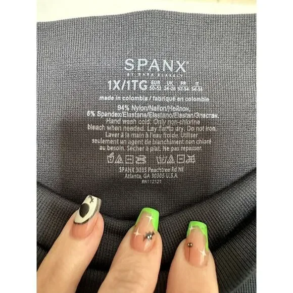 SPANX Woman's  Size 1X Black Camo Smeamless Look At Me Now Leggings - Picture 6 of 9